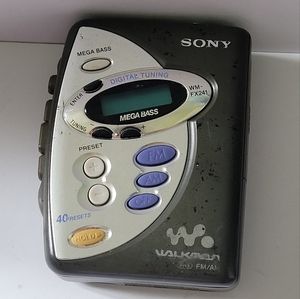 Sony Walkman AVLS WM-FX241 Cassette Player/FM/AM RADIO W/Mega Bass